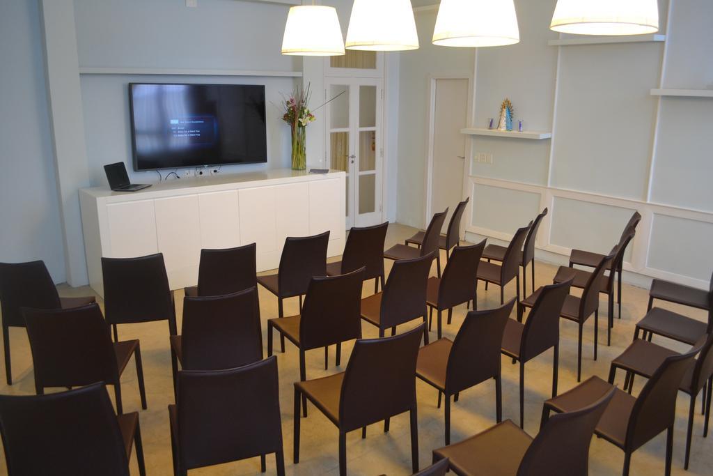 Real Hotel Lujan Zewnętrze zdjęcie