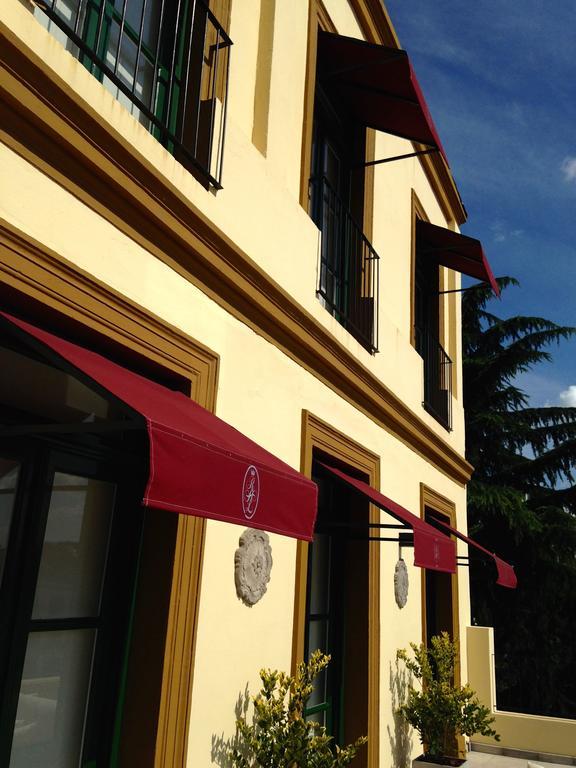Real Hotel Lujan Zewnętrze zdjęcie
