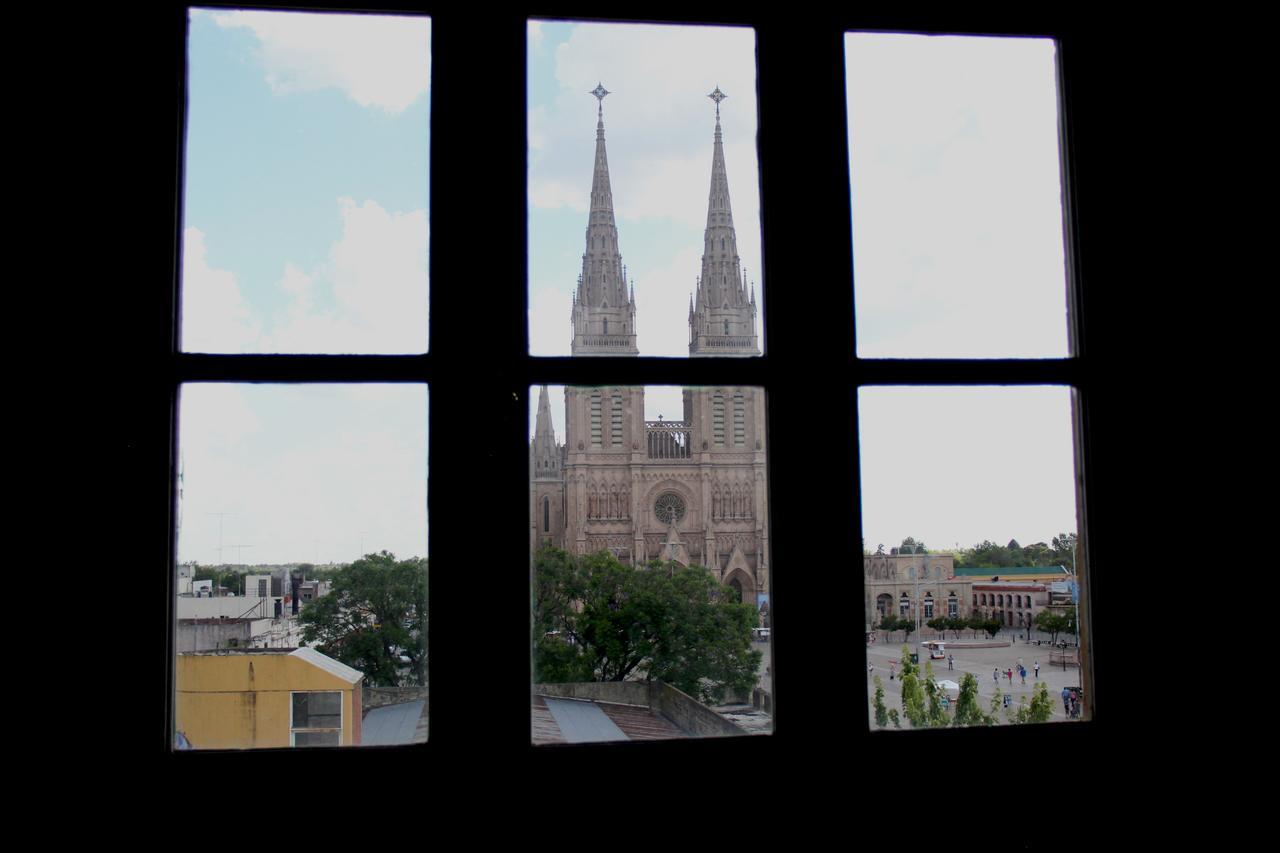 Real Hotel Lujan Zewnętrze zdjęcie