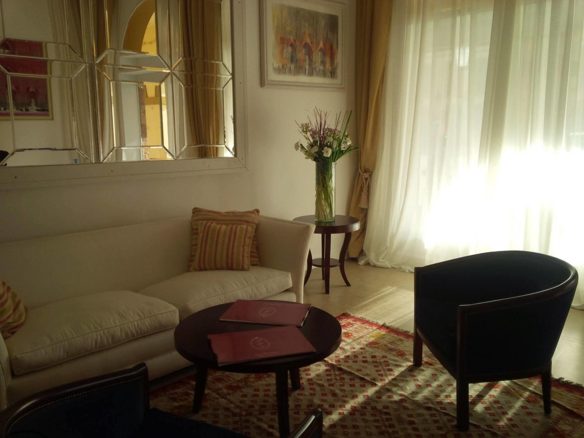 Real Hotel Lujan Zewnętrze zdjęcie