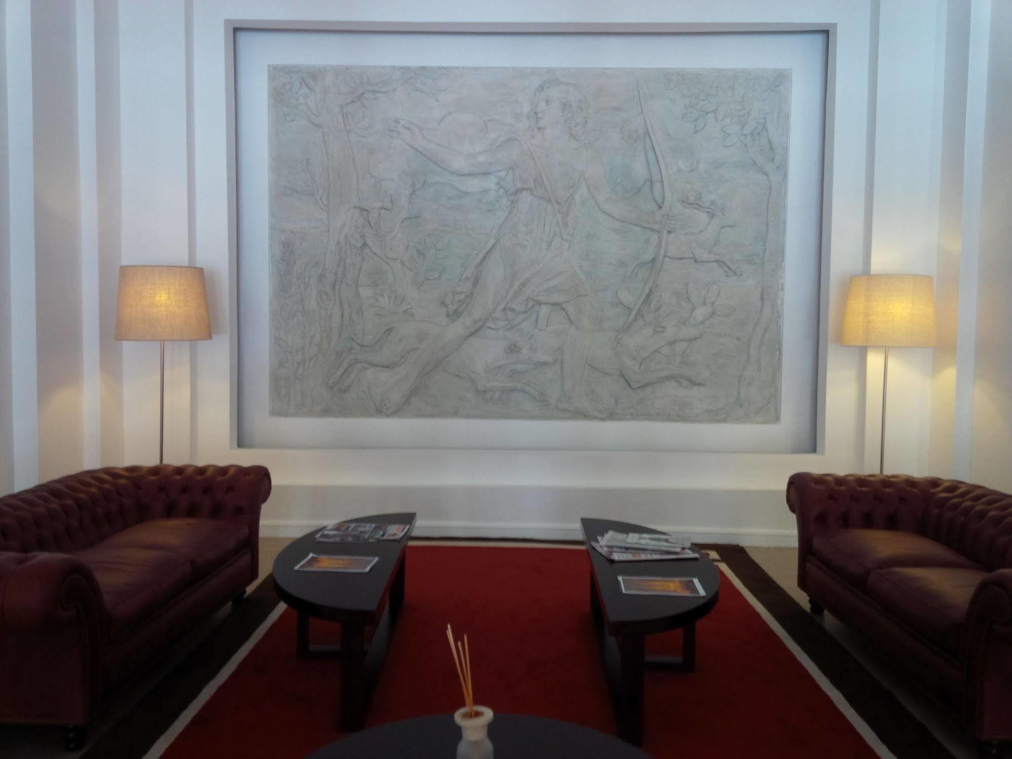 Real Hotel Lujan Zewnętrze zdjęcie