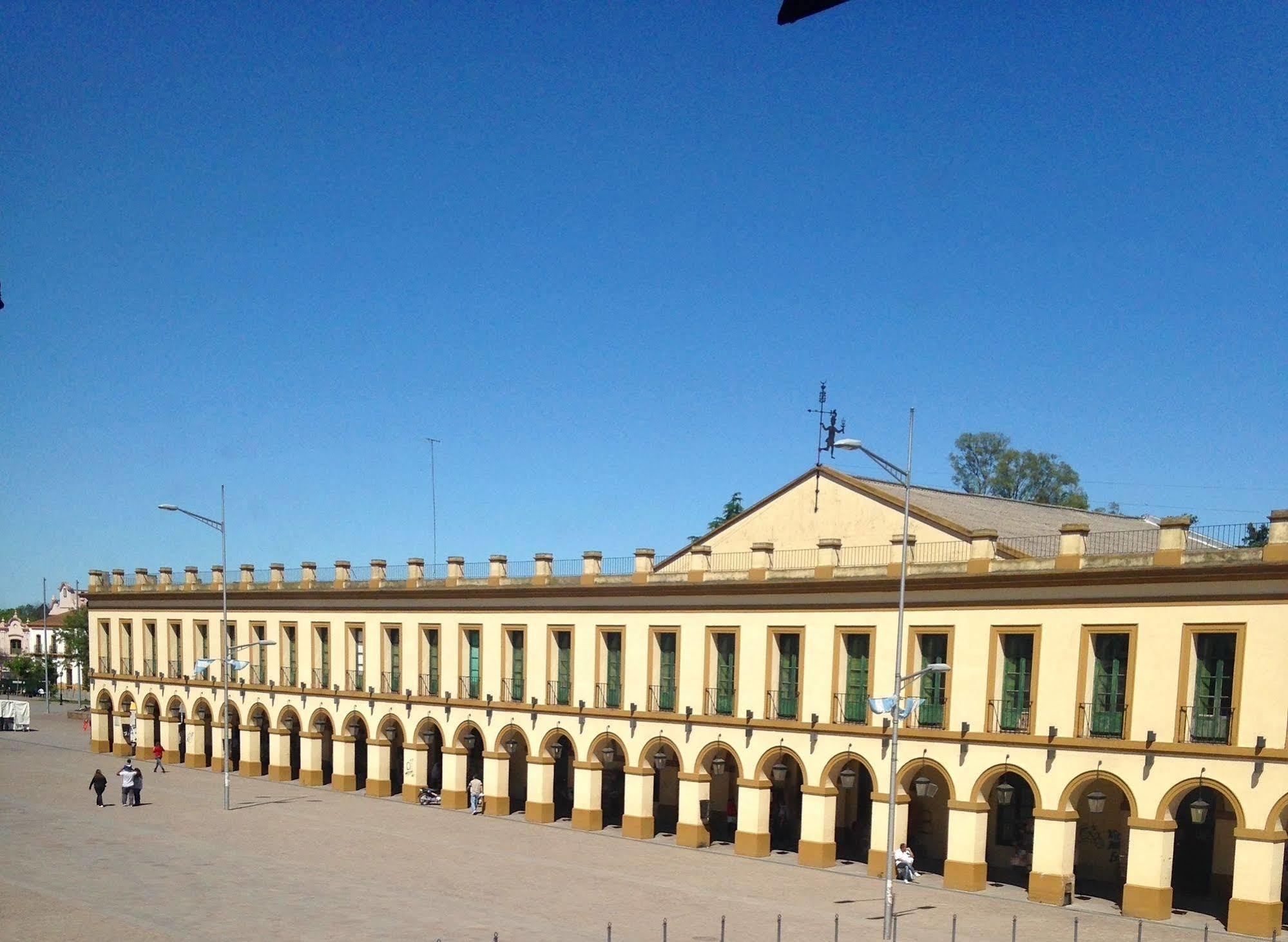 Real Hotel Lujan Zewnętrze zdjęcie